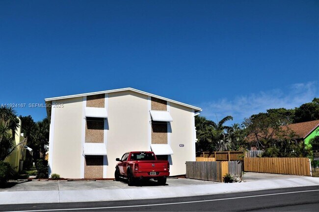 Building Photo - 417 N K St