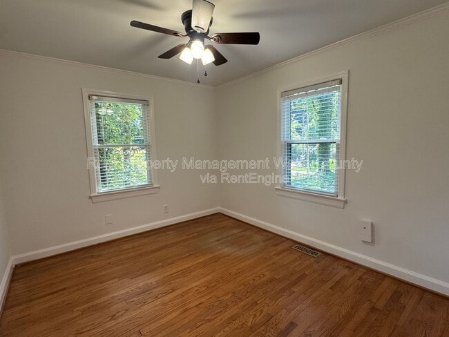 Building Photo - 3018 Medlin Dr