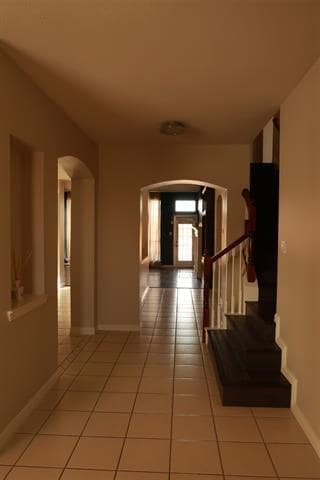 Building Photo - 6307 Lakewood Dr