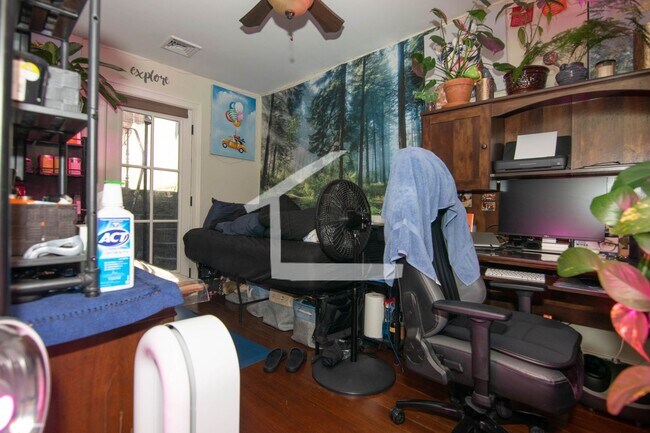 Building Photo - 9/1 No Fee! Two level 5BR/2BA near Brigham Circle, Longwood, Northeastern!