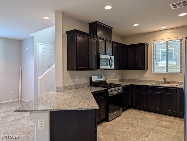 Building Photo - 6114 Scarlet Leaf St