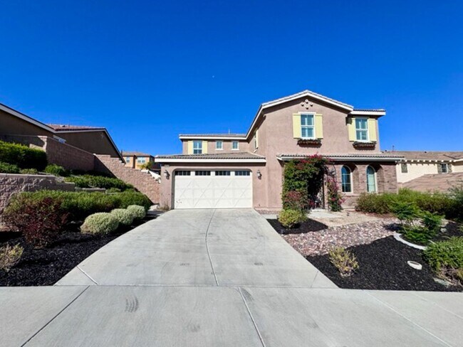 Building Photo - Stunning 5 Bedroom + Office Home with Priv...