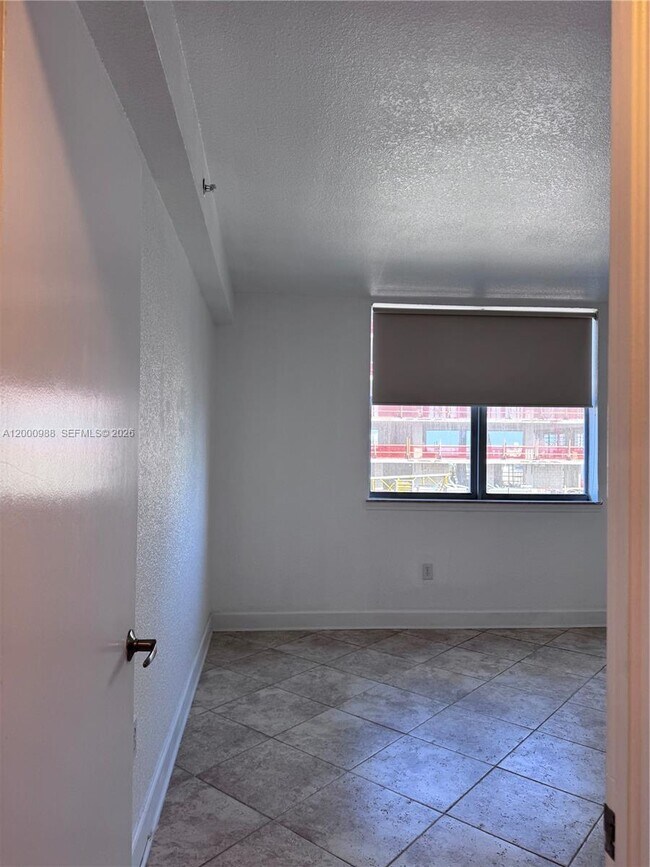 Building Photo - 401 NE 69th St