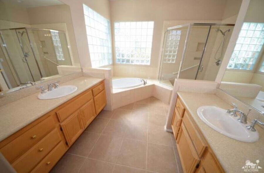 Building Photo - 48810 Via Estacio