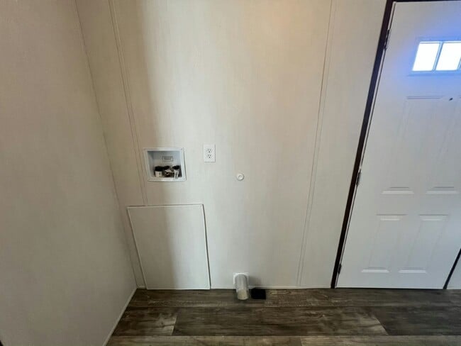 Building Photo - 31 Park Pl