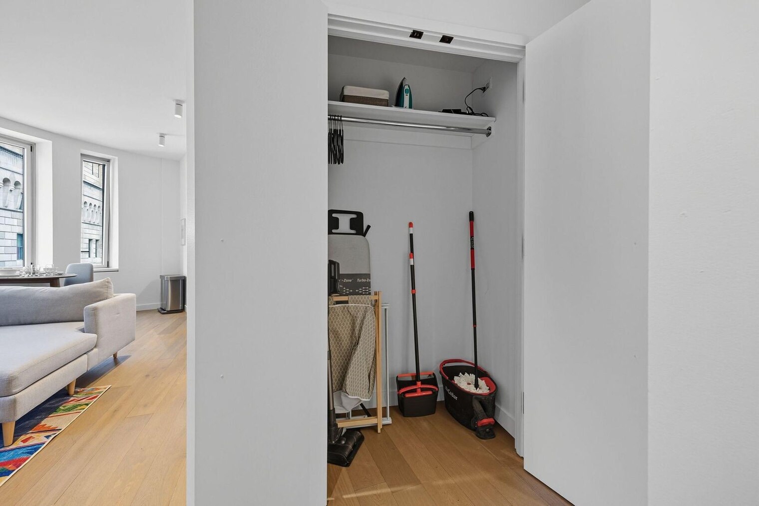 Building Photo - 84 William St