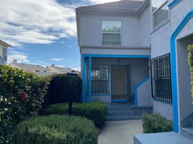 Building Photo - 10227 1/2 S 8th Ave