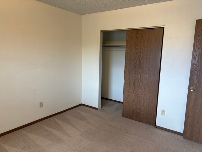 Building Photo - 308 Hacker Ct