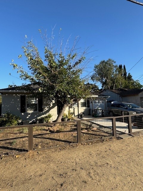 Building Photo - 1428 San Carlos Ave