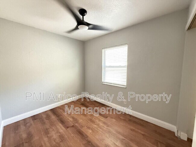 Building Photo - 2809 Marconi St
