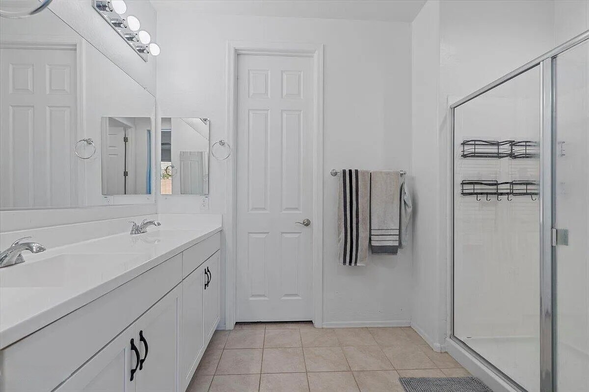 Building Photo - 6313 N 68th Dr