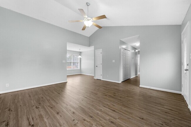 Building Photo - 402 Faulkner Dr
