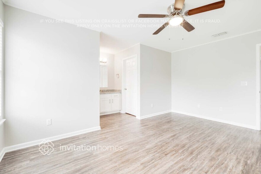 Building Photo - 7800 MacDougall Dr