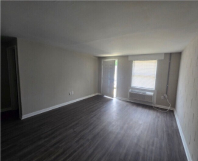 Building Photo - 2709 Howell Ct