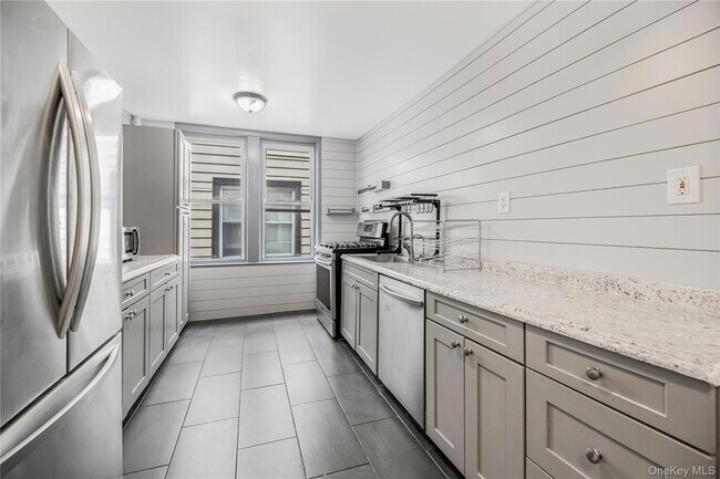 Building Photo - 151 Burhans Ave