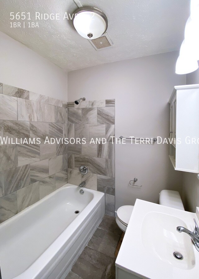 Building Photo - 5651 Ridge Ave