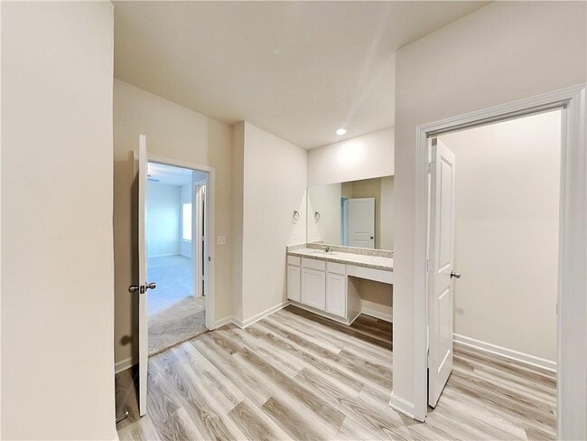 Building Photo - 1201 Fendt Dr