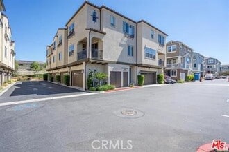 Building Photo - 18339 Iris Ln