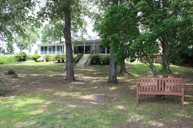 Building Photo - Spacious 4-Bedroom Home in Desirable Walnu...