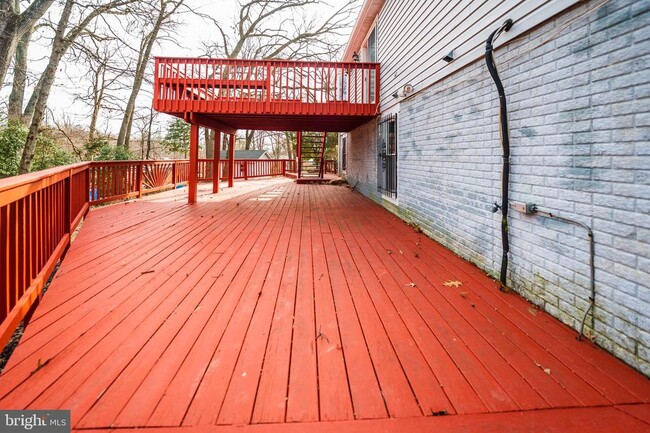 Building Photo - 4504 Franklin Terrace