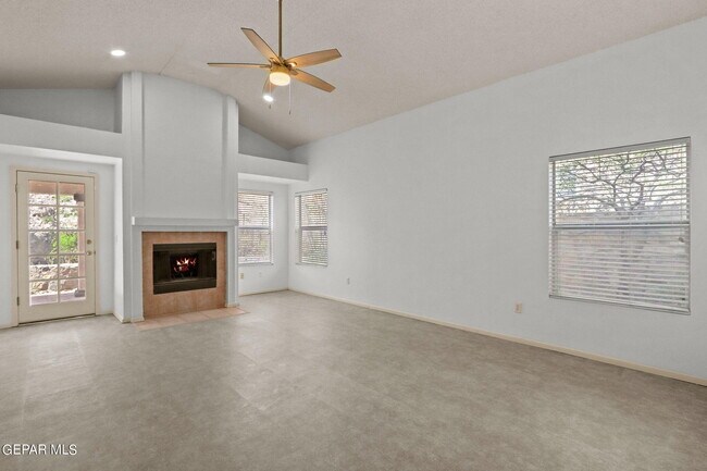 Building Photo - 205 N Alto Mesa Dr