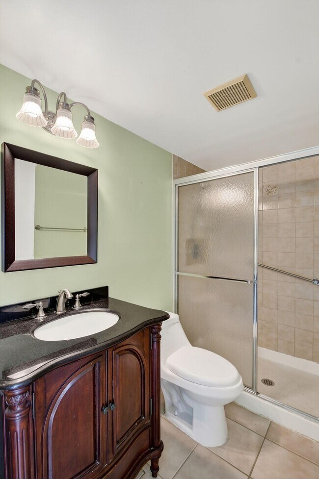 Building Photo - 812 Sky Pine Way