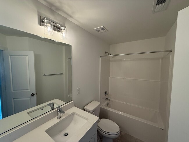 Building Photo - 15354 Oasis Sun Aly