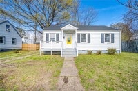 Building Photo - 1009 De Gaule St