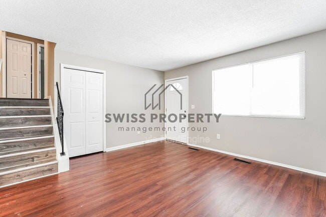 Building Photo - 5279 Lindora Dr