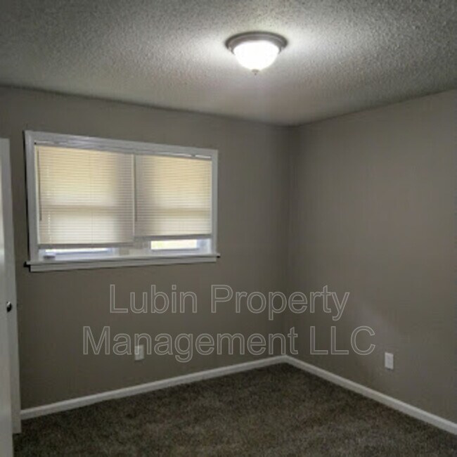 Building Photo - 3413 Mountain Terrace St