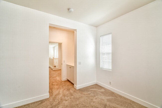 Building Photo - 211 W Tribella Ct
