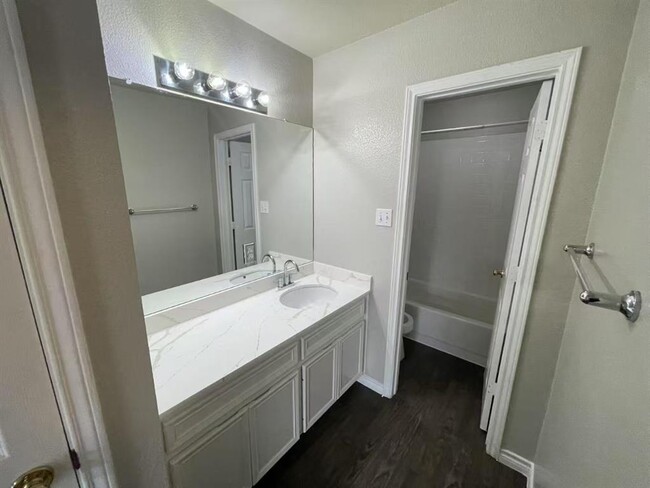 Building Photo - 13346 Water Oak Ln