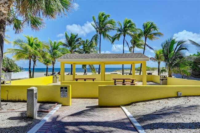 Building Photo - 1395 S Ocean Blvd