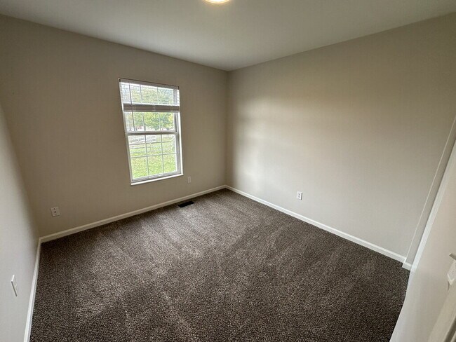 Building Photo - 2301 Old State Rte 32