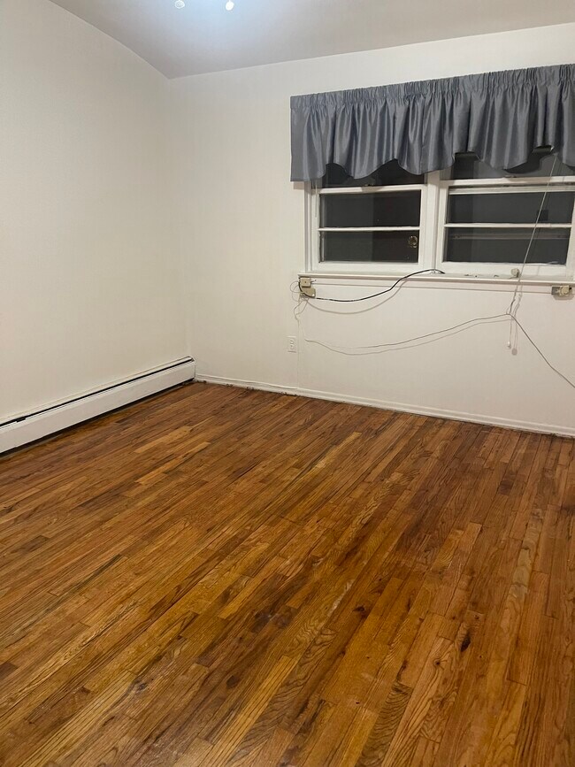 2nd Bedroom - 2067 E 57th St