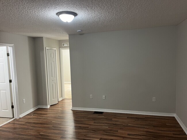 Building Photo - 11591 Hickory Oak Dr