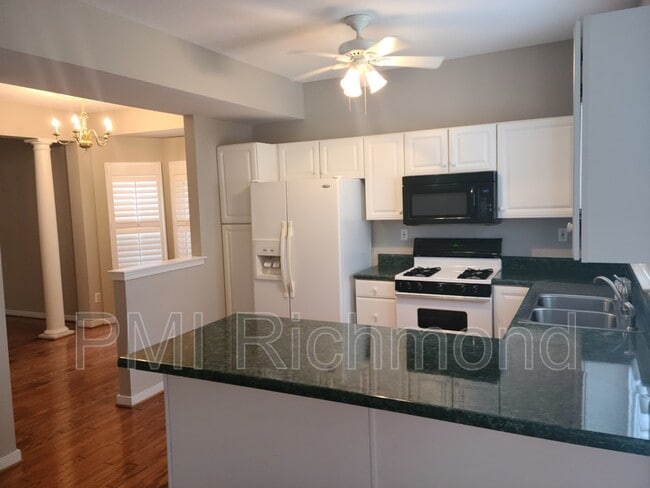 Building Photo - 8014 Cottesmore Ct