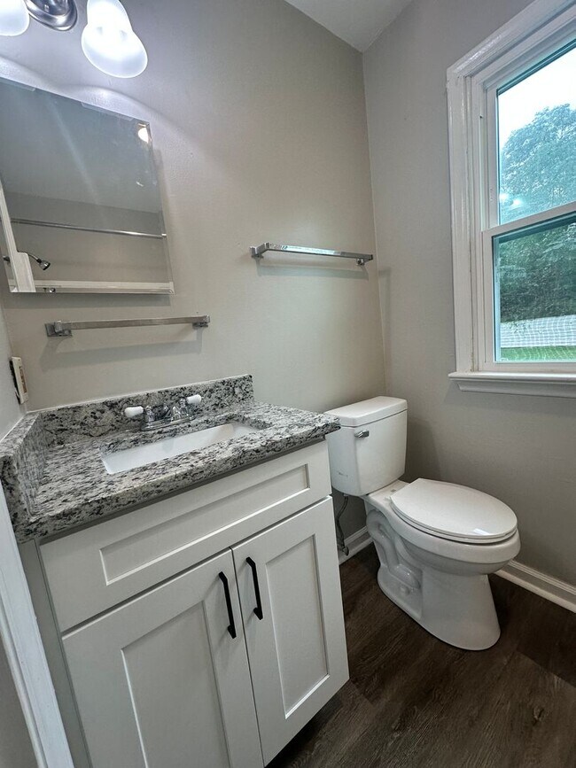 Building Photo - 7394 Bellehaven Dr