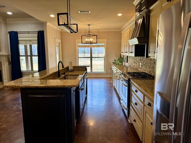 Building Photo - 6991 Carson Ln