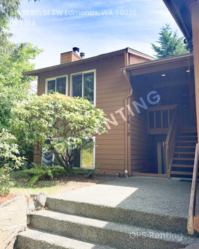 Building Photo - Spacious 2 bedroom with Garage Parking!