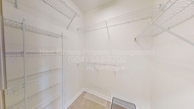 Building Photo - 10061 Vineyard Lake Rd E