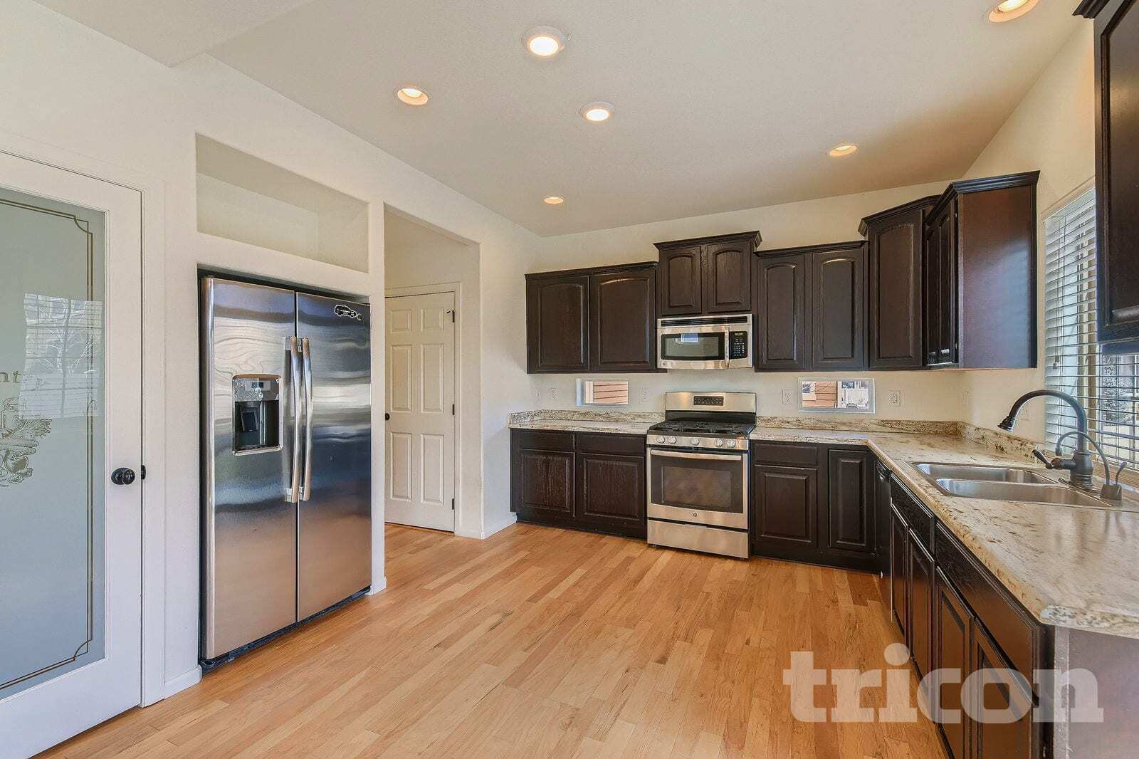 Building Photo - 201 Pear Lake Way