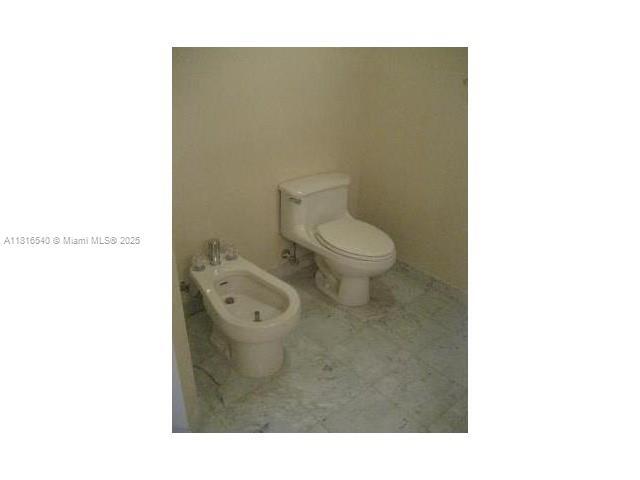 Building Photo - 17275 Collins Ave