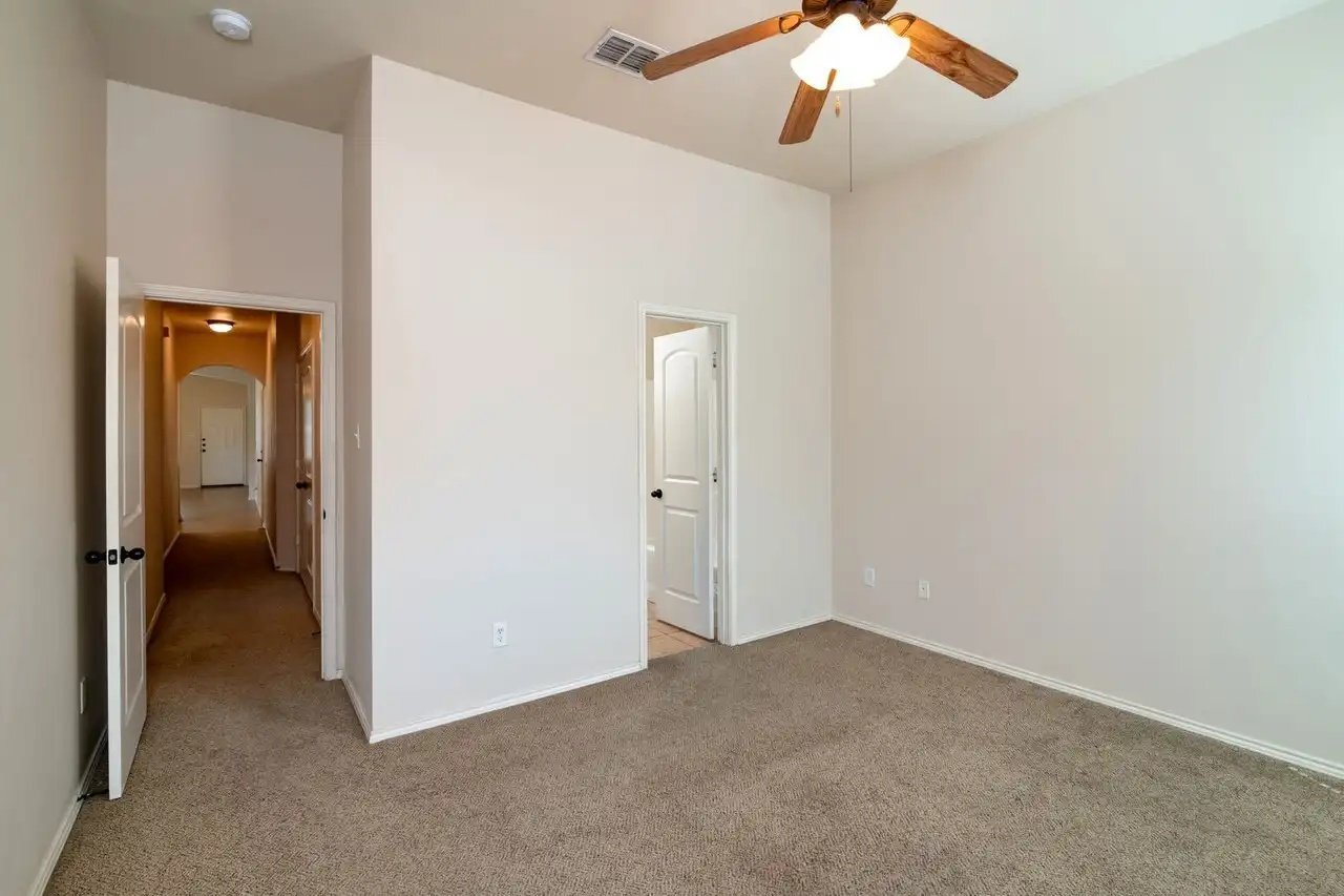 Building Photo - 366 Armstrong Ln