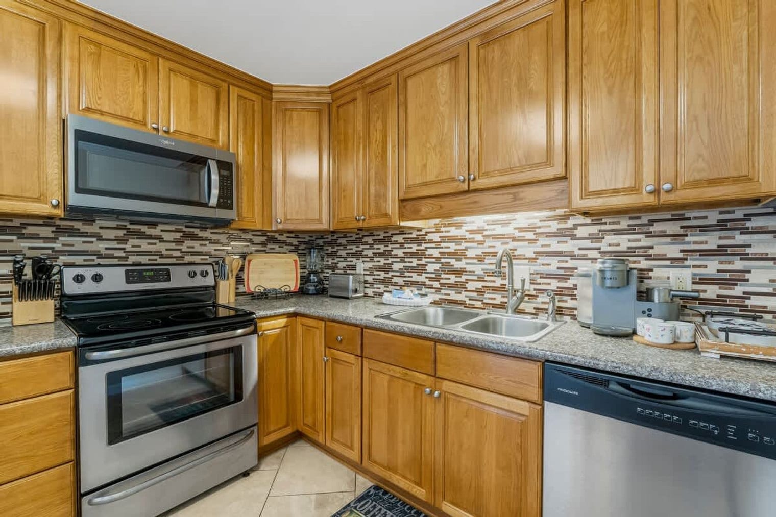 Building Photo - 7405A Beach Dr