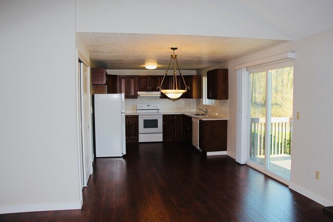 Building Photo - Aliso Apartments