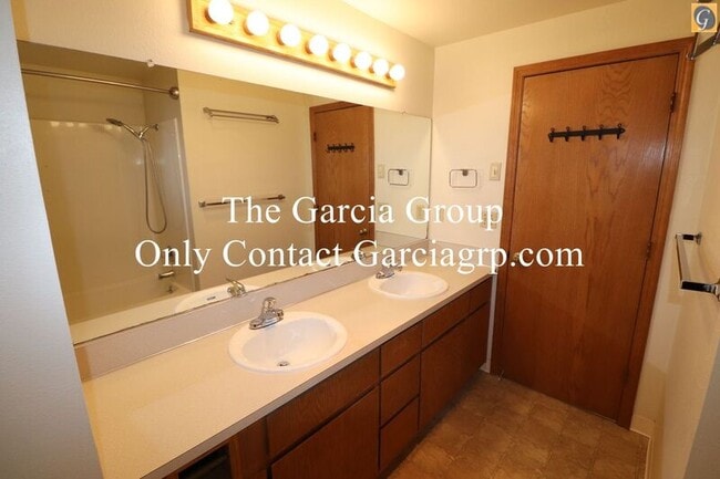 Building Photo - 5902 SW Karla Ct