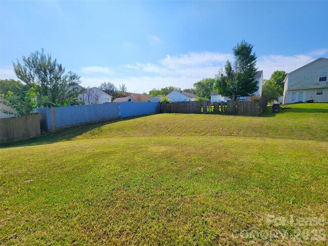 Building Photo - 3046 Talledaga Ln SW