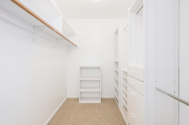 Building Photo - 16812 Addison St