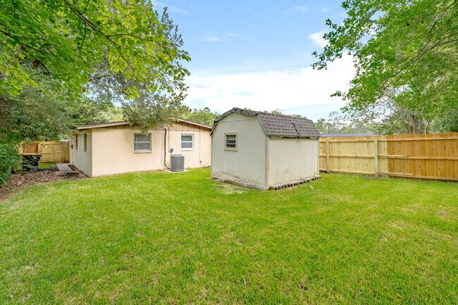 Building Photo - 5822 Tampico Rd